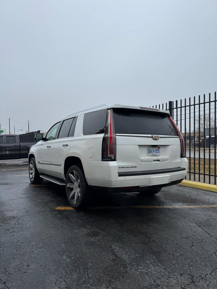 Cadillac Escalade Luxury 4WD 2017