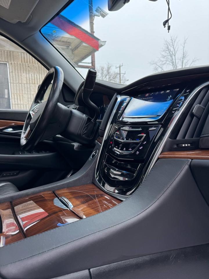 Cadillac Escalade Luxury 4WD 2017