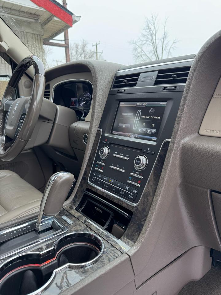 Lincoln Navigator 4WD 2015