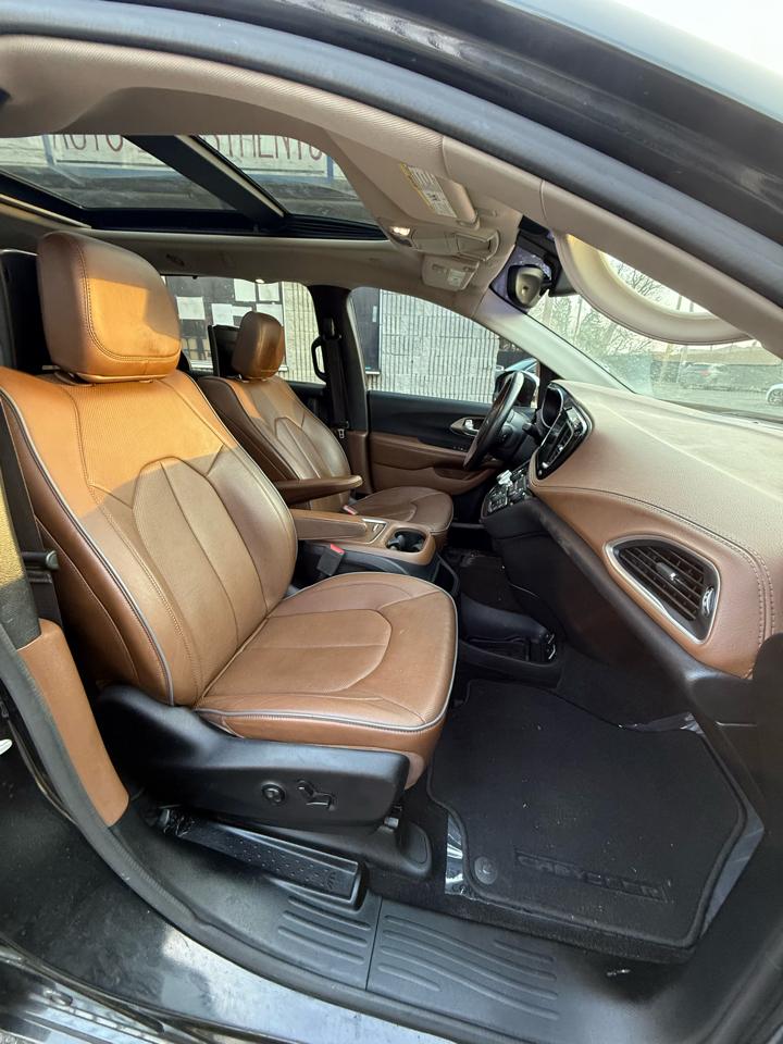 Chrysler Pacifica Limited 2017