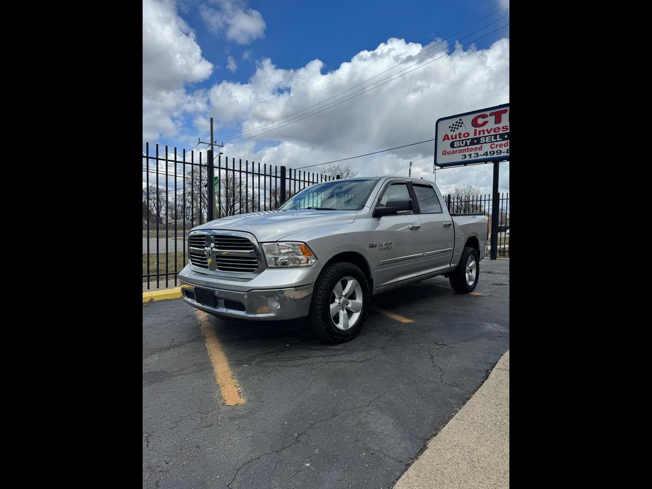 2014 RAM 1500 SLT Crew Cab SWB 4WD