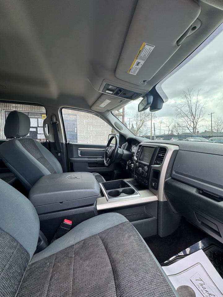 RAM 1500 SLT Crew Cab SWB 4WD 2014
