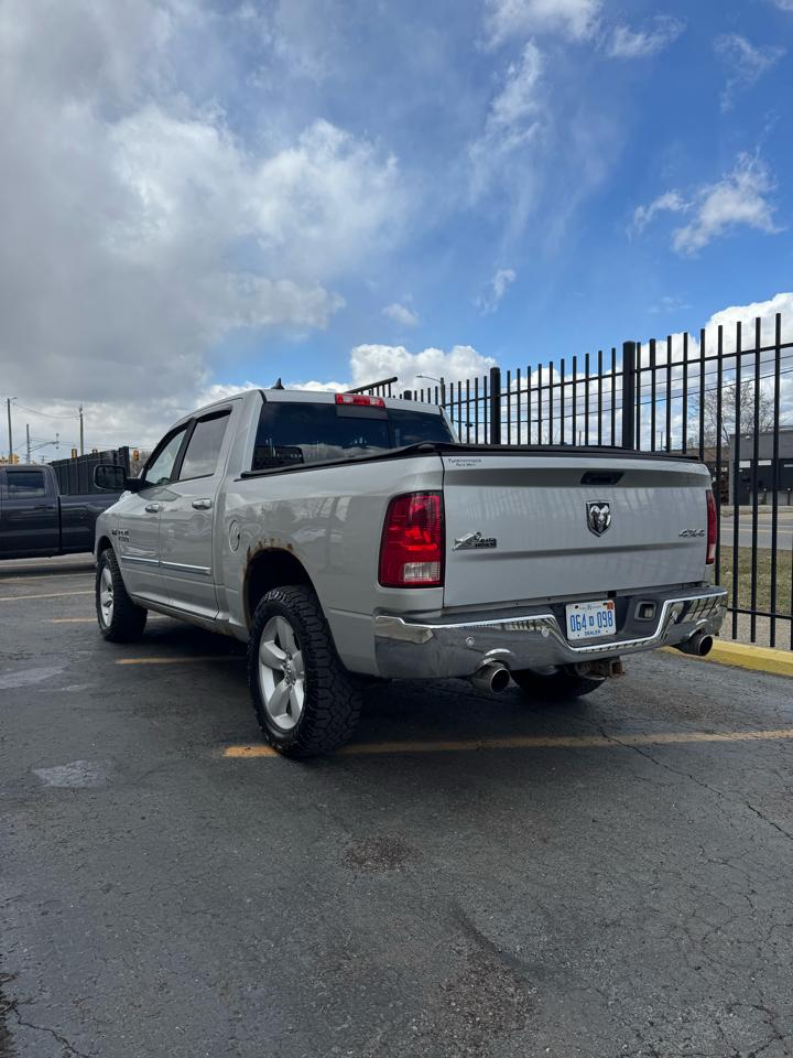 RAM 1500 SLT Crew Cab SWB 4WD 2014
