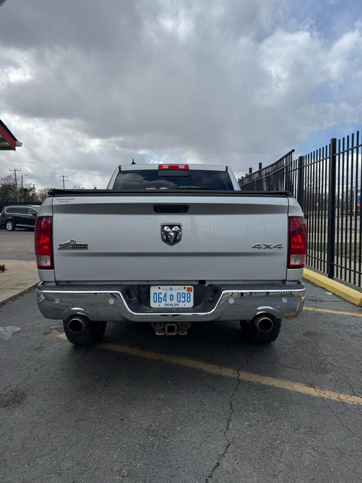 RAM 1500 SLT Crew Cab SWB 4WD 2014