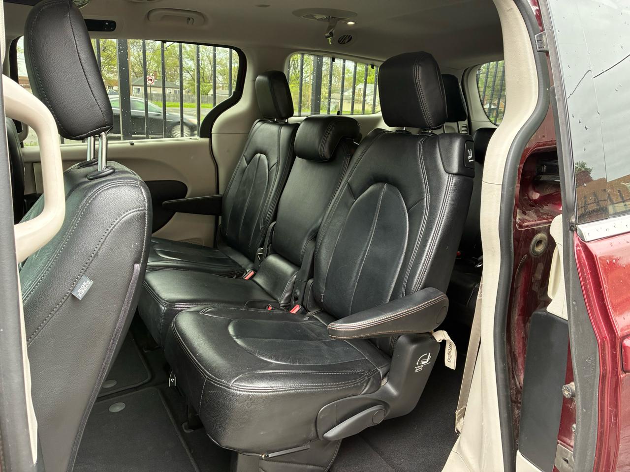 Chrysler Pacifica Touring-L 2017