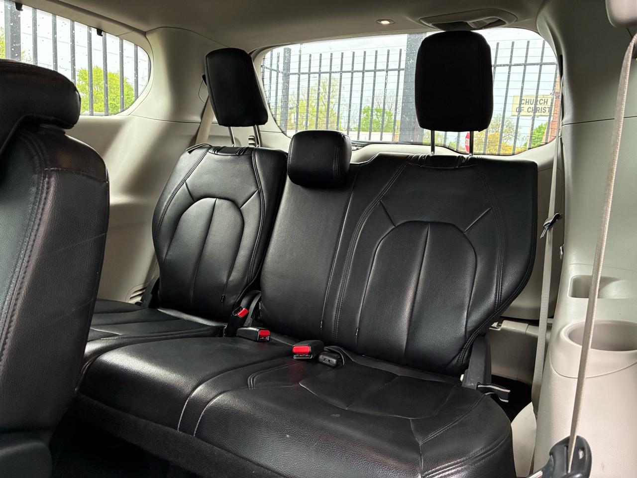 Chrysler Pacifica Touring-L 2017