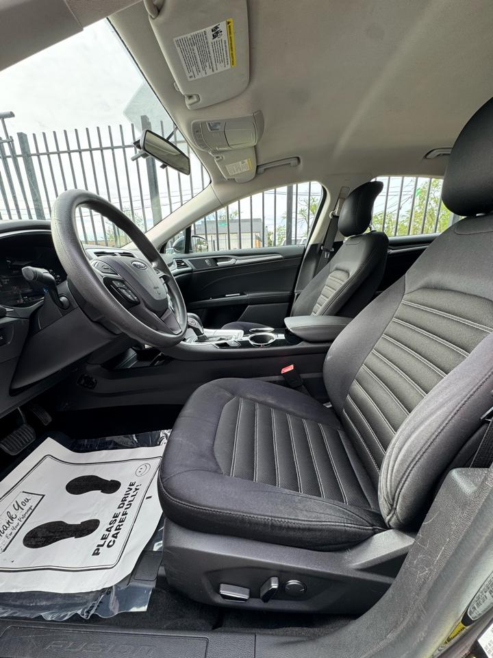 Ford Fusion SE 2013