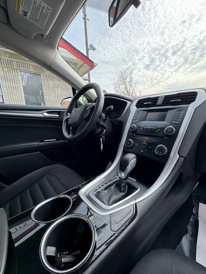 Ford Fusion SE 2013