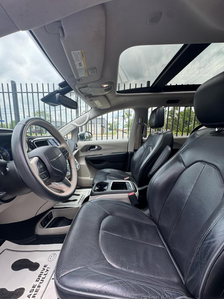 Chrysler Pacifica Limited 2017