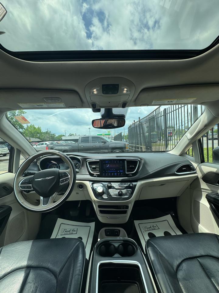 Chrysler Pacifica Limited 2017