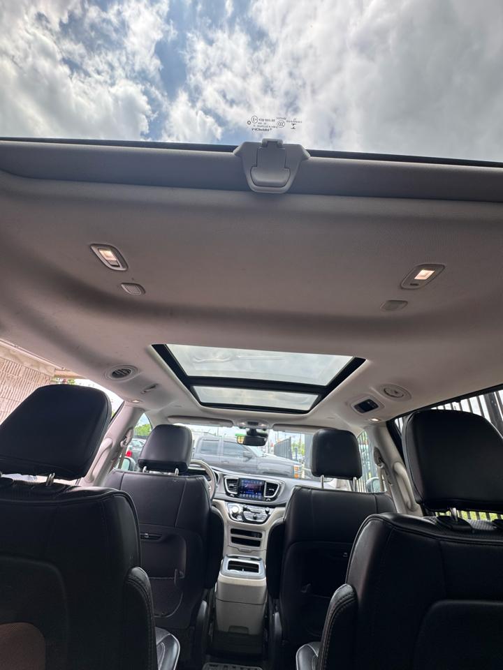 Chrysler Pacifica Limited 2017