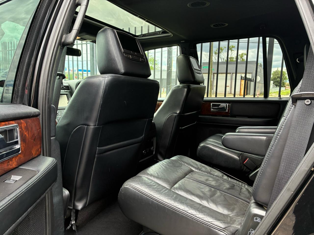 Lincoln Navigator 4WD 2015