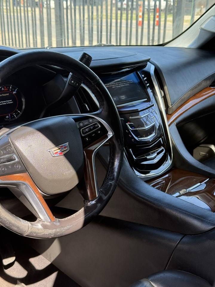 Cadillac Escalade ESV Premium 4WD 2018