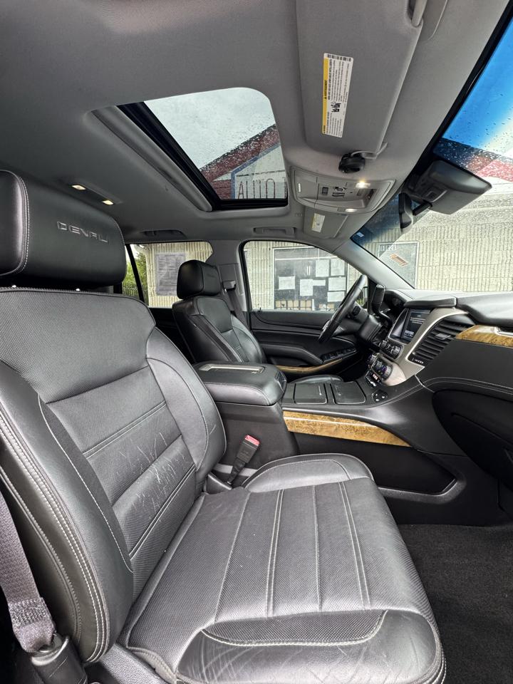 GMC Yukon Denali 4WD 2017