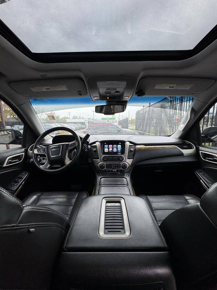 GMC Yukon Denali 4WD 2017