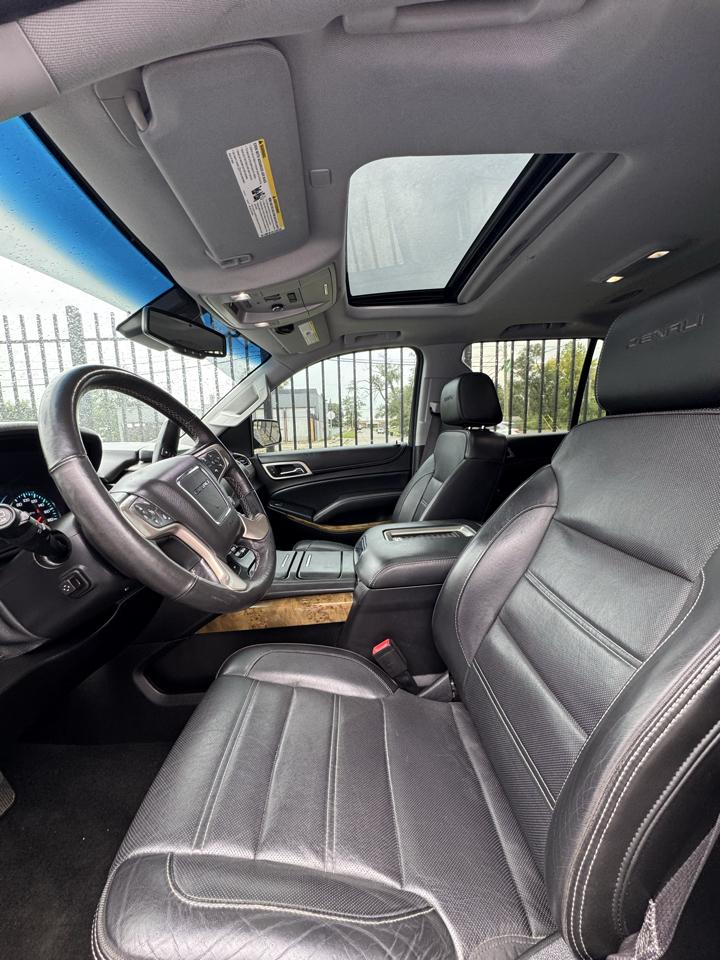 GMC Yukon Denali 4WD 2017