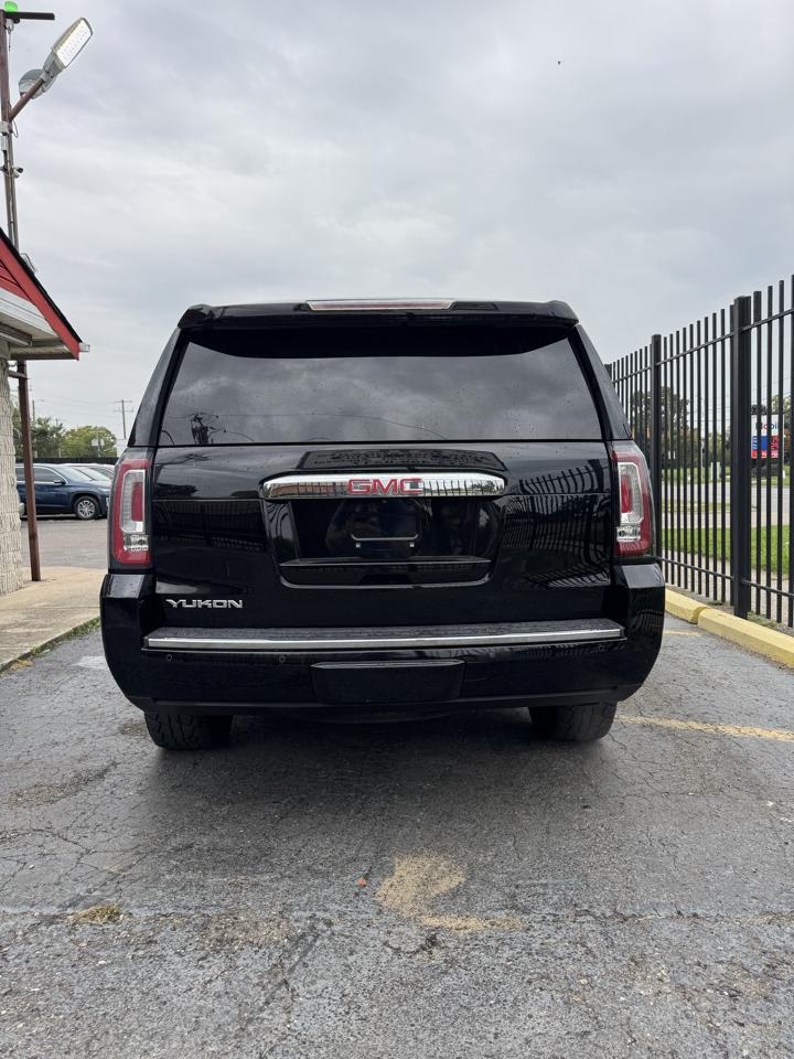 GMC Yukon Denali 4WD 2017