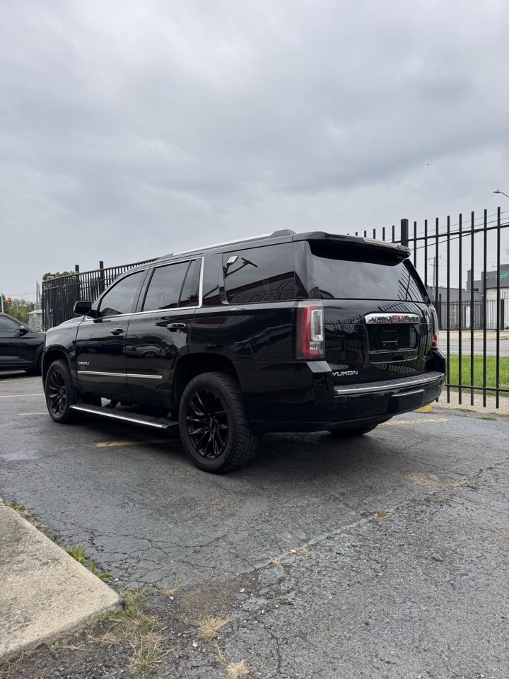GMC Yukon Denali 4WD 2017