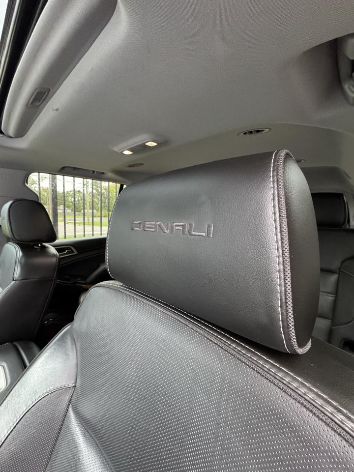 GMC Yukon Denali 4WD 2017