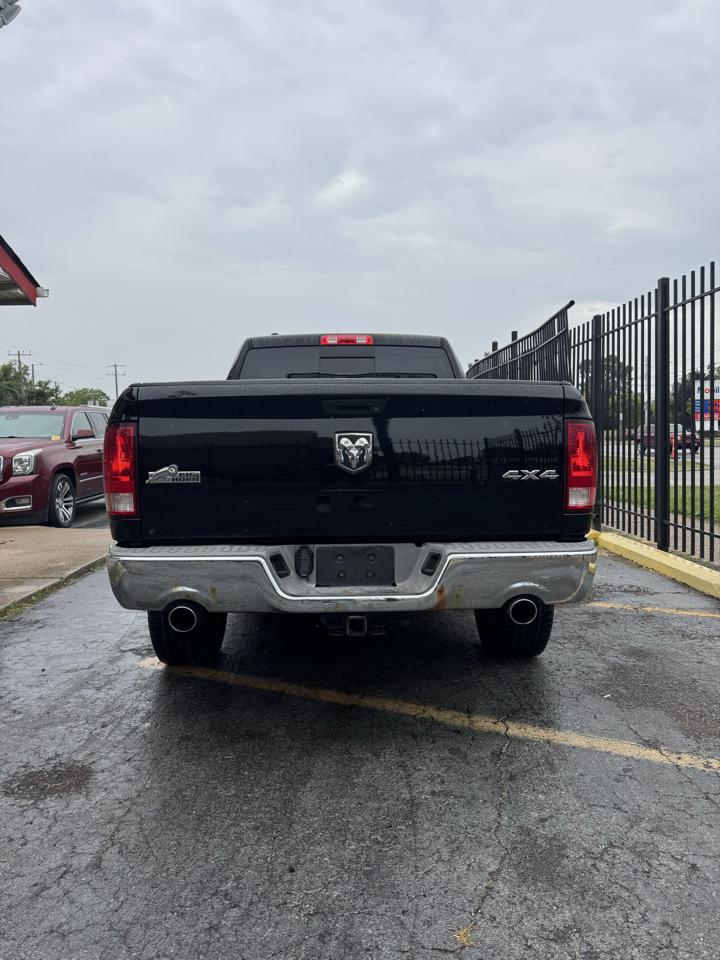 RAM 1500 SLT Quad Cab 4WD 2014