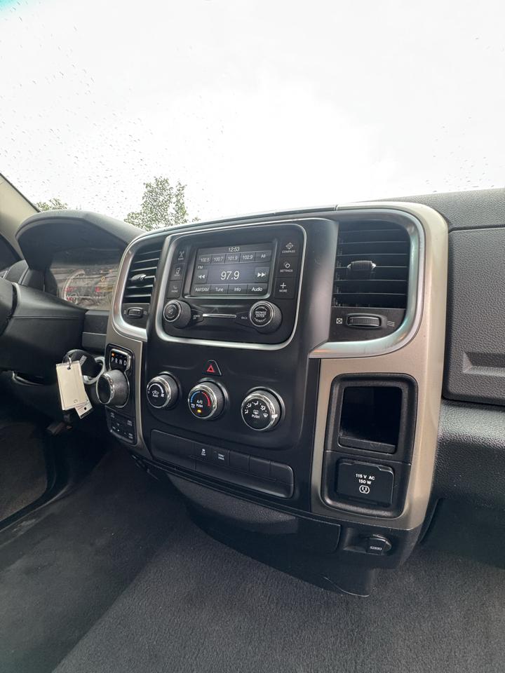 RAM 1500 SLT Quad Cab 4WD 2014