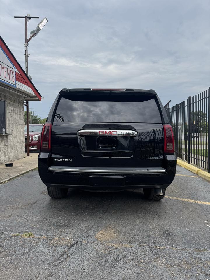 GMC Yukon Denali 4WD 2015