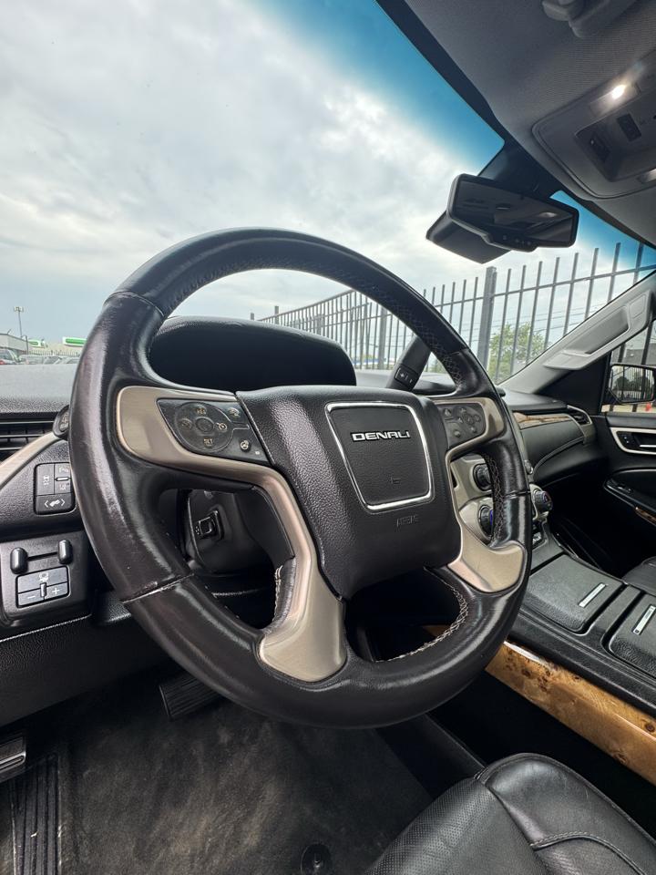 GMC Yukon Denali 4WD 2015