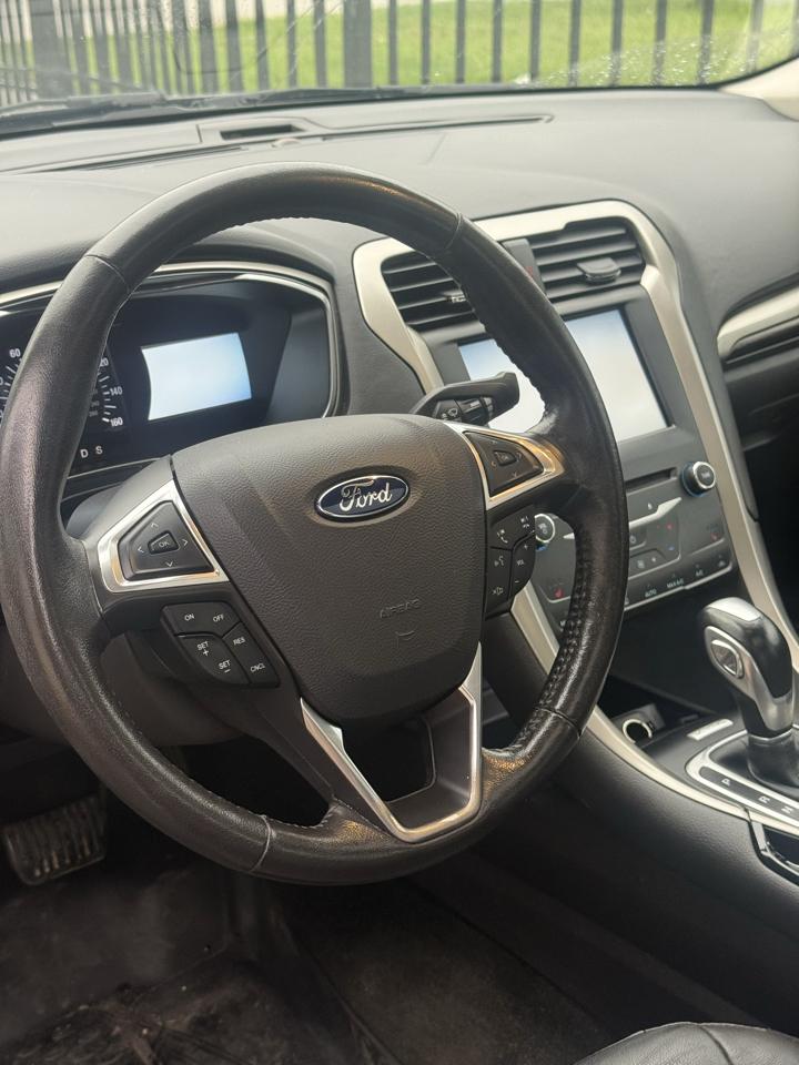 Ford Fusion SE 2015