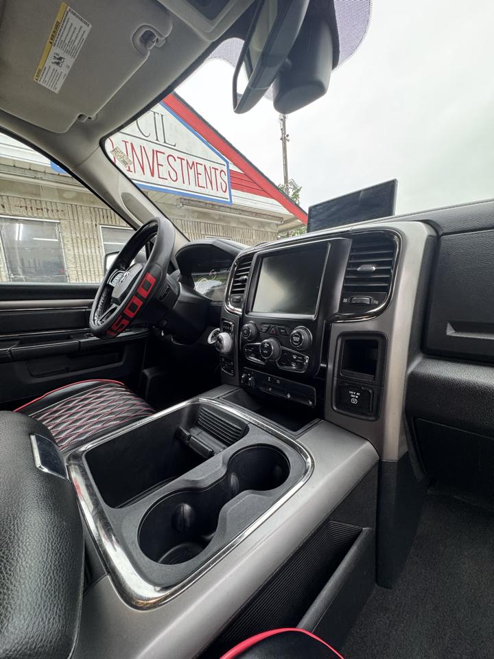 RAM 1500 Sport Quad Cab 4WD 2017