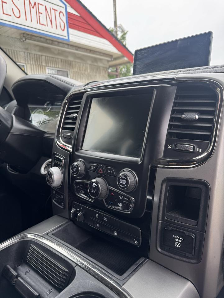 RAM 1500 Sport Quad Cab 4WD 2017