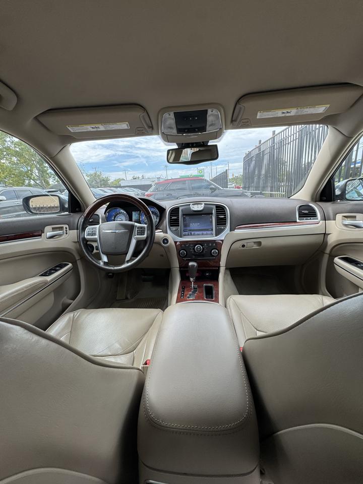 Chrysler 300 C AWD 2011