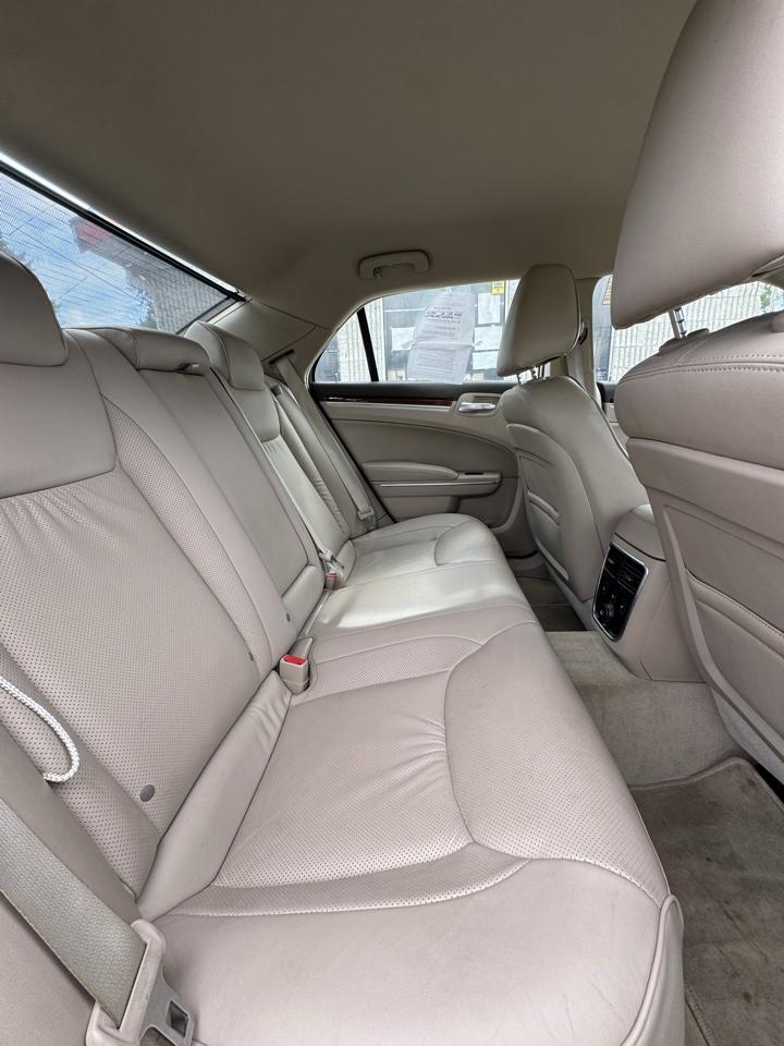 Chrysler 300 C AWD 2011