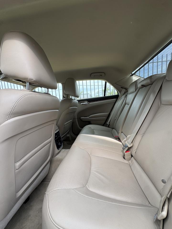 Chrysler 300 C AWD 2011