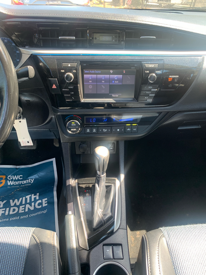 2015 Toyota Corolla S Premium photo 9