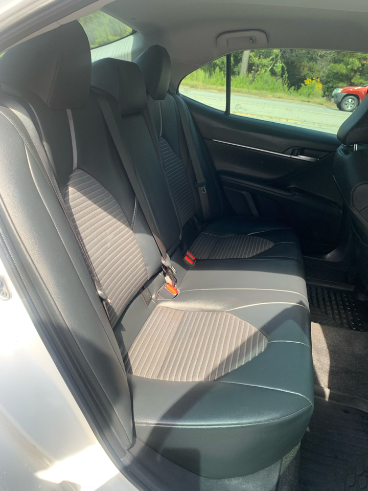 2021 Toyota Camry SE photo 9