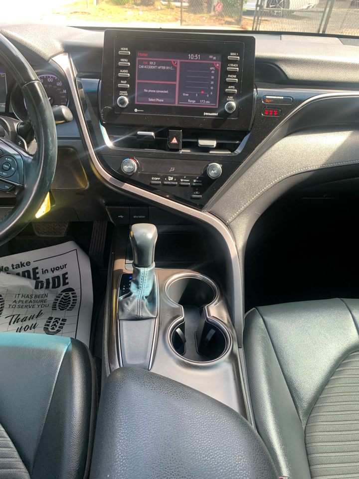 2021 Toyota Camry SE photo 10