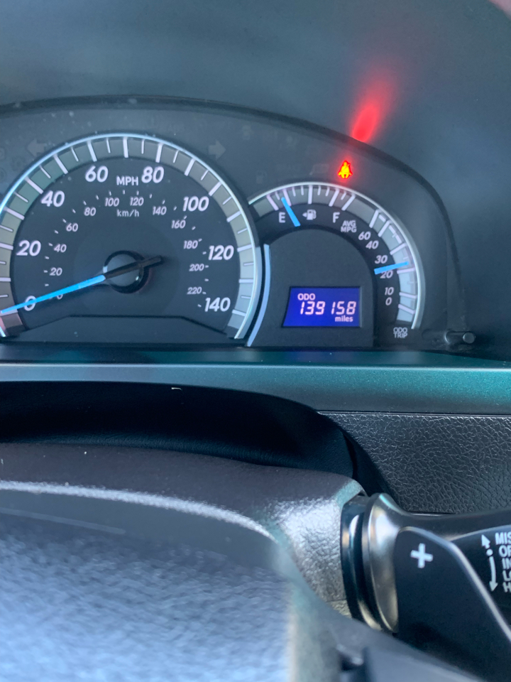 2014 Toyota Camry SE photo 11