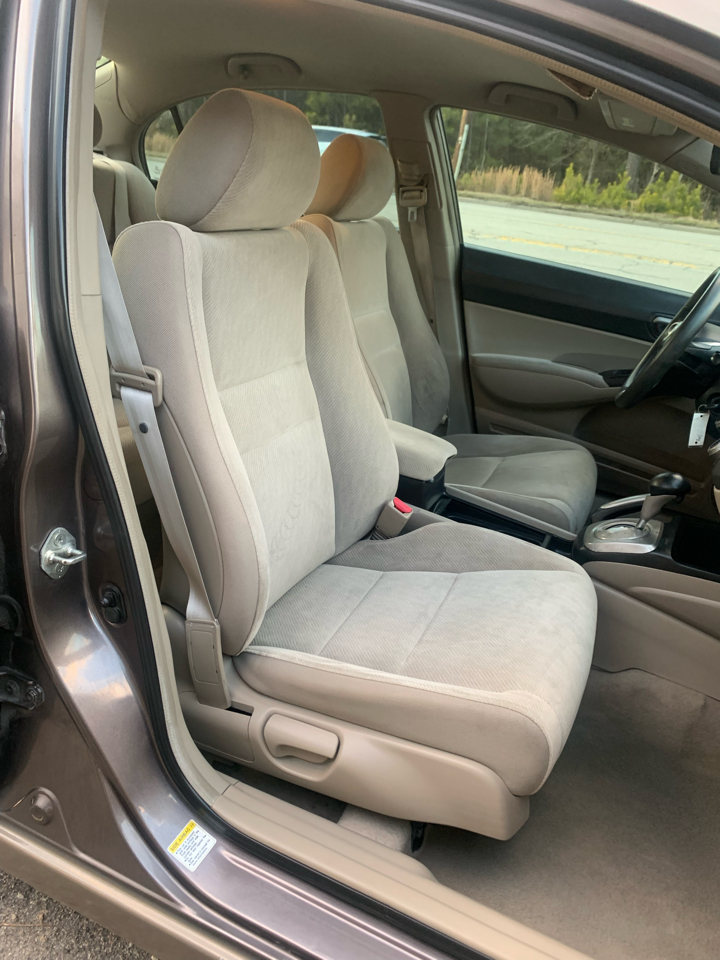 Honda Civic LX Sedan 5-Speed AT 2010