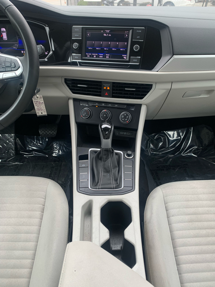 Volkswagen Jetta S 2024