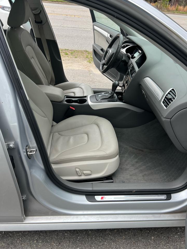 Audi A4 2.0T Sedan quattro Tiptronic 2012