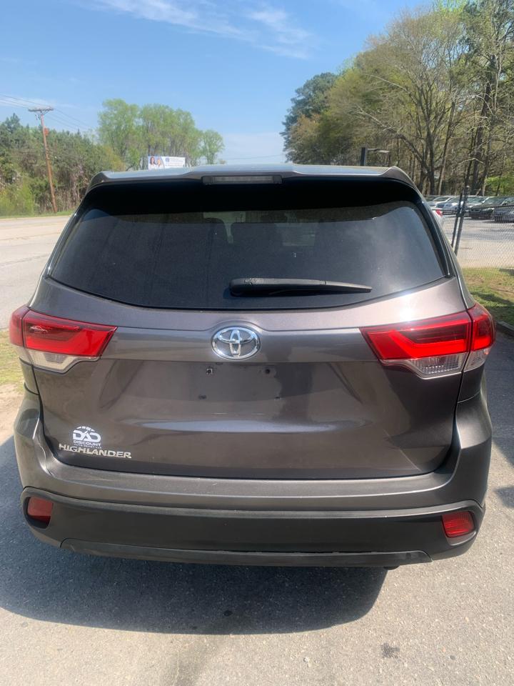 Toyota Highlander LE V6 FWD (Natl) 2018