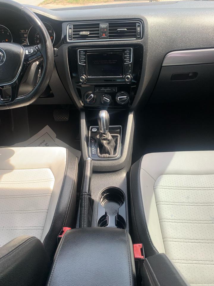 Volkswagen Jetta Sedan 4dr Auto 1.8T Sport PZEV 2016