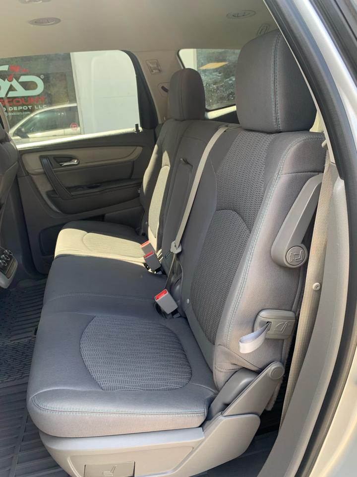 Chevrolet Traverse FWD 4dr LS w/1LS 2017