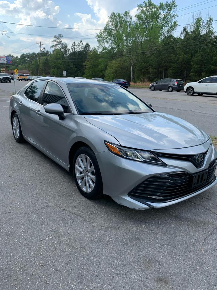 Toyota Camry LE Auto (Natl) 2018