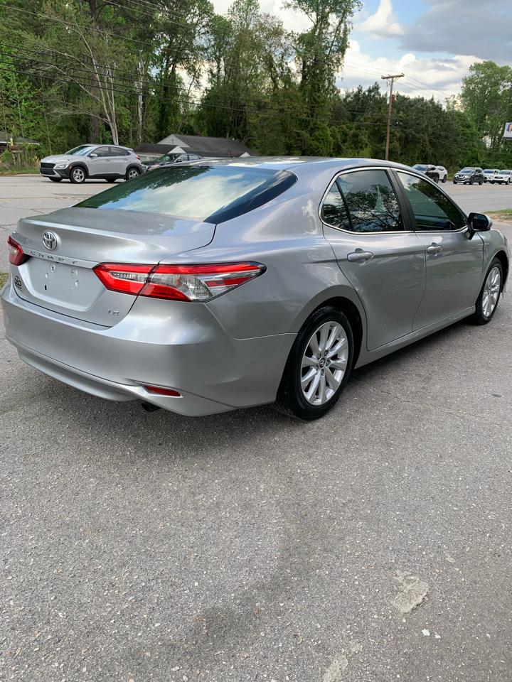 Toyota Camry LE Auto (Natl) 2018