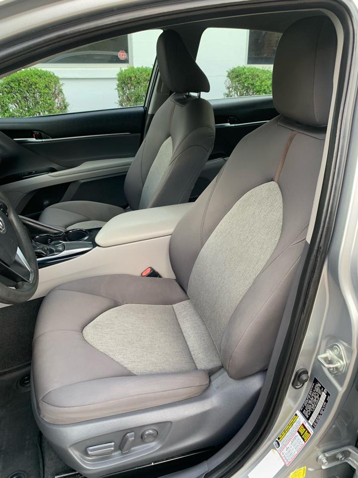 Toyota Camry LE Auto (Natl) 2018