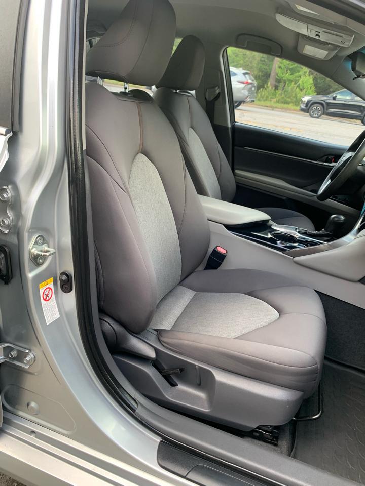 Toyota Camry LE Auto (Natl) 2018