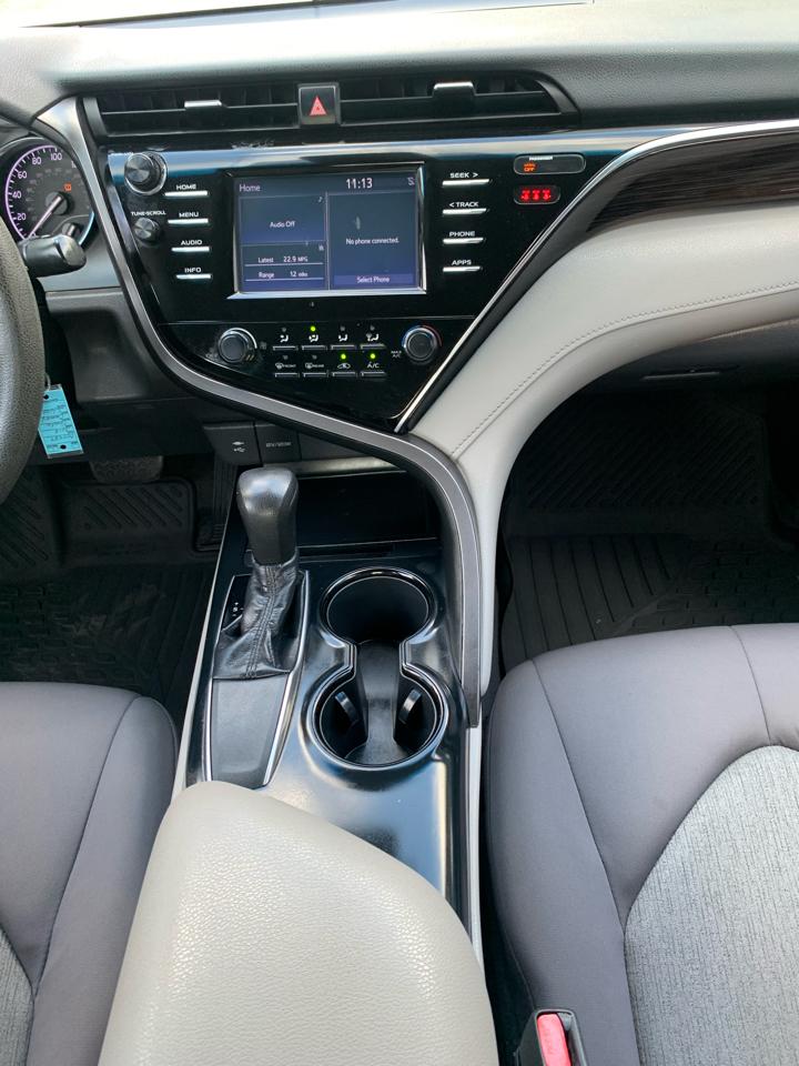 Toyota Camry LE Auto (Natl) 2018