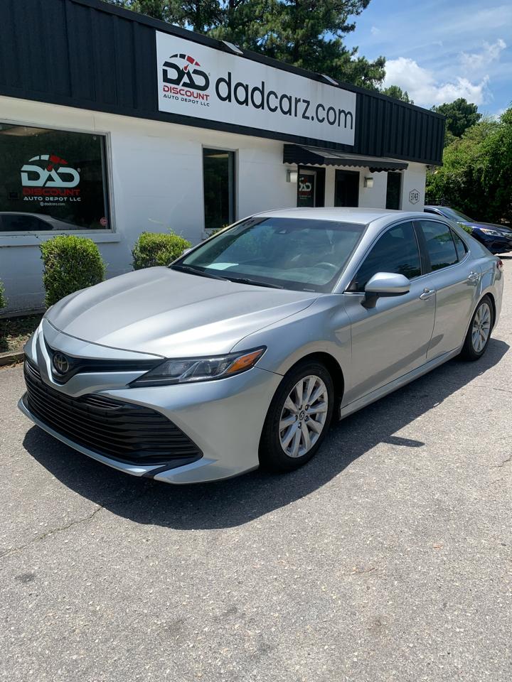 Toyota Camry LE Auto (Natl) 2018