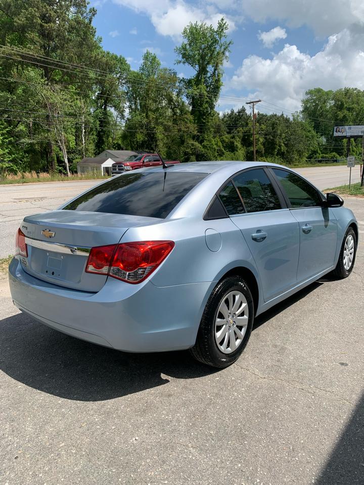 Chevrolet Cruze 4dr Sdn LS 2011